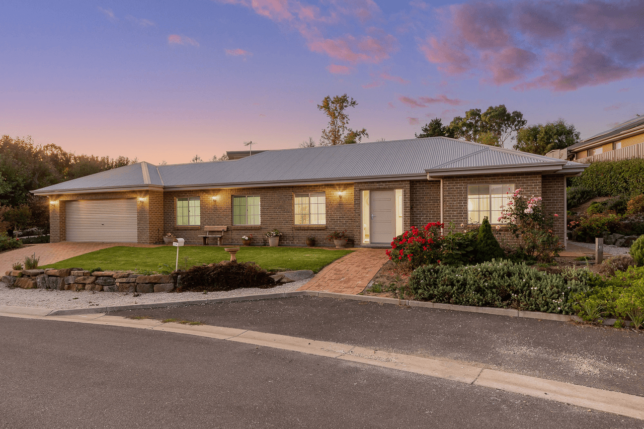 1A Strempel Ave, Hahndorf, SA 5245