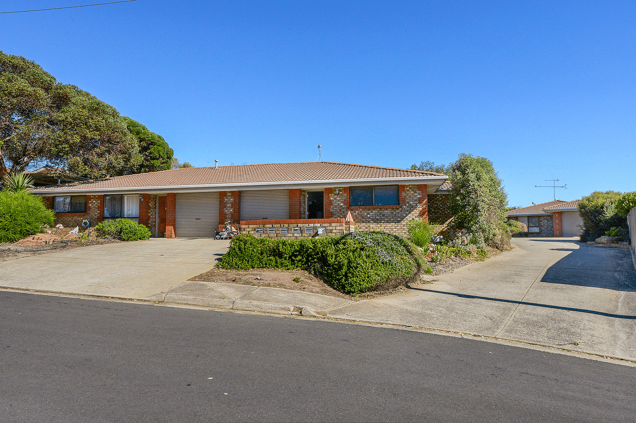 1/1 Peera Street, HALLETT COVE, SA 5158