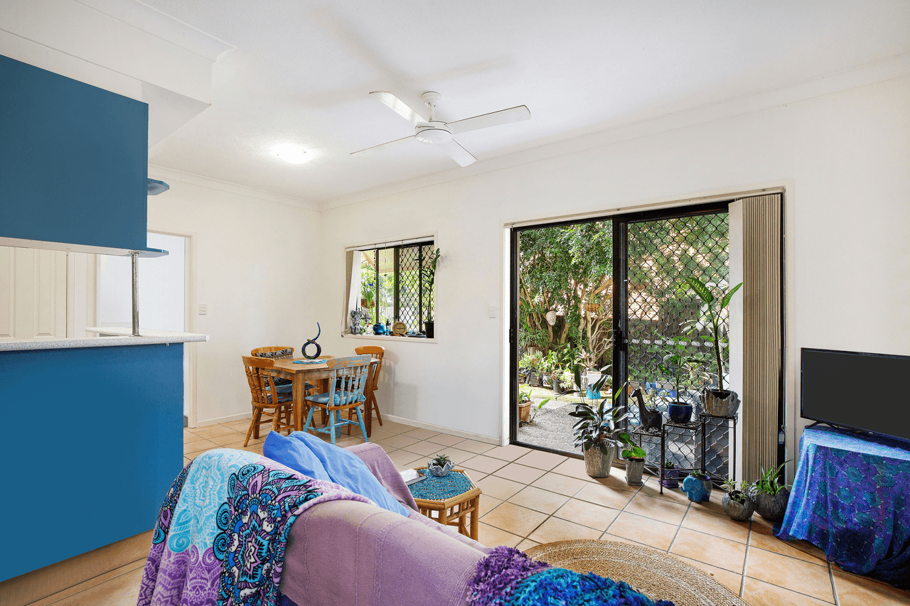 3/8  St Kilda Avenue 'Tesoro Del Mara', BROADBEACH, QLD 4218