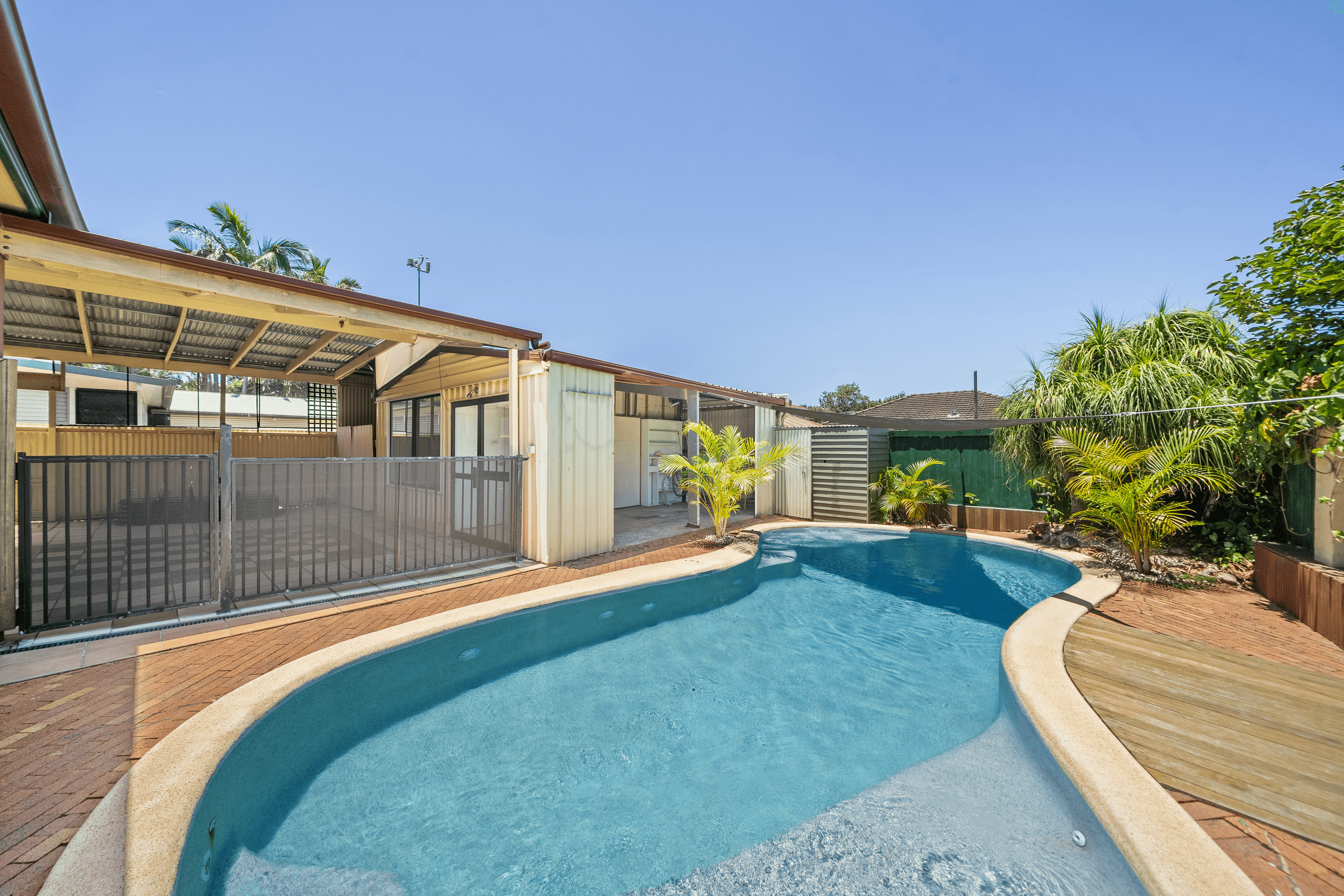 21 Silvester Street, REDCLIFFE, QLD 4020