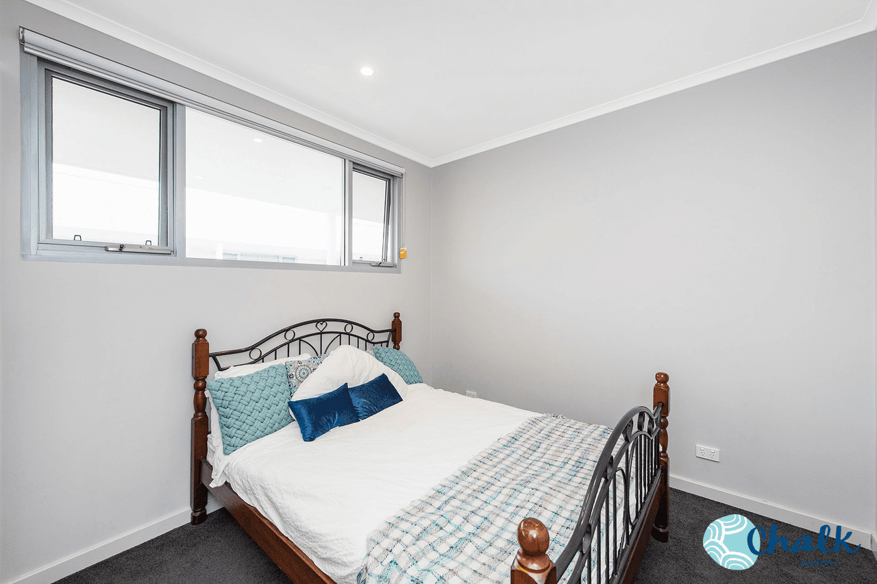 64/24 Flinders Lane, ROCKINGHAM, WA 6168