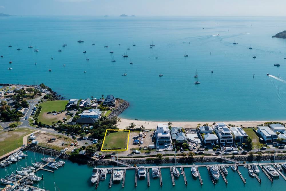 15 The Beacons, AIRLIE BEACH, QLD 4802