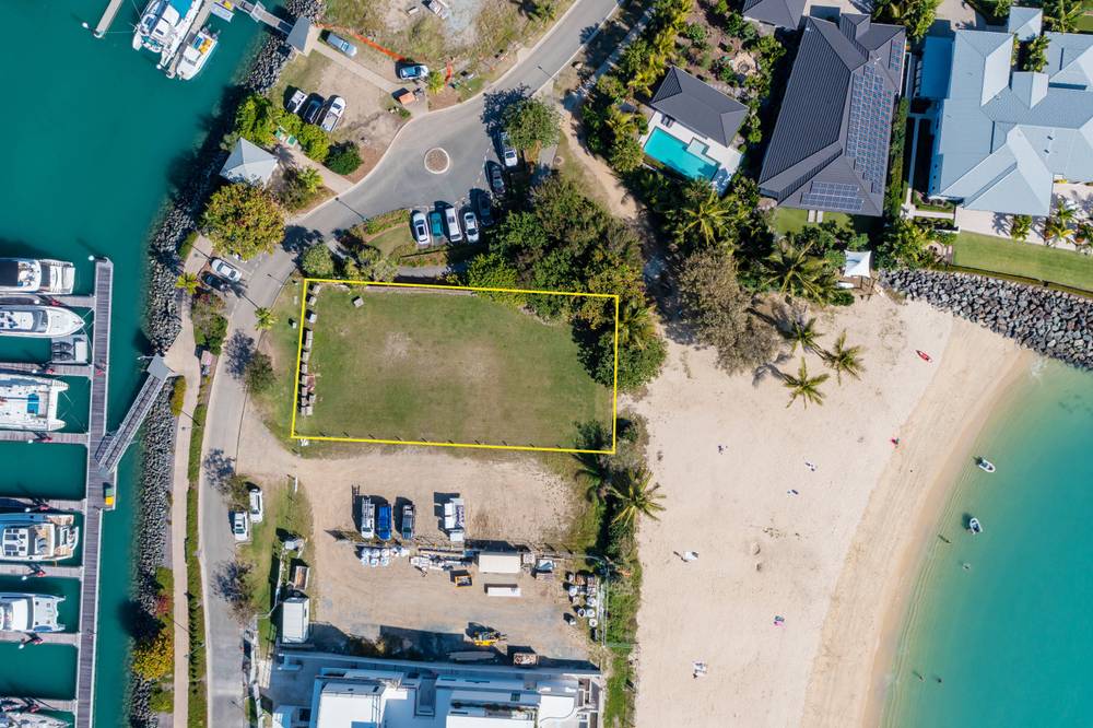 15 The Beacons, AIRLIE BEACH, QLD 4802