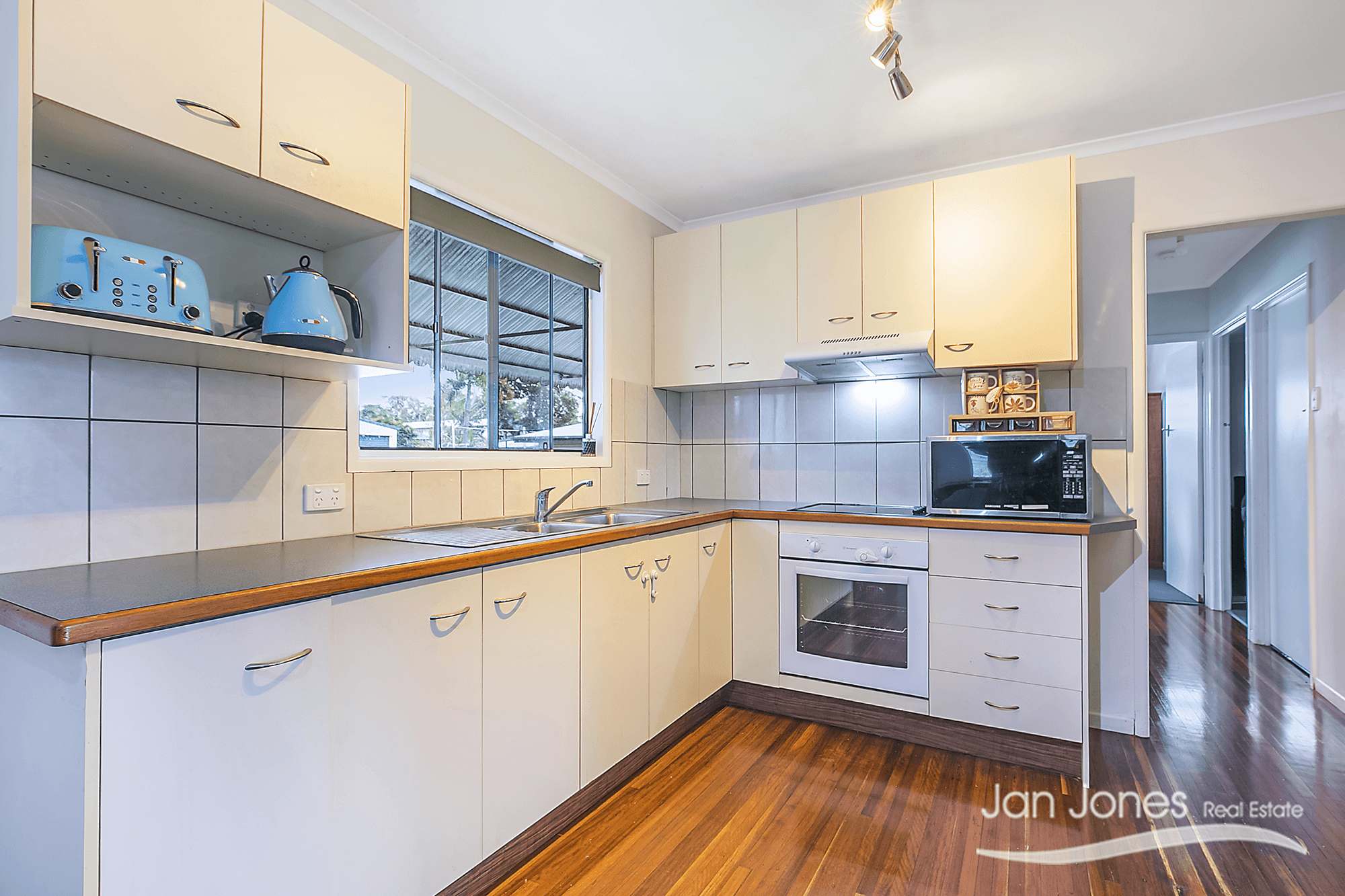 34 Alice St, Clontarf, QLD 4019