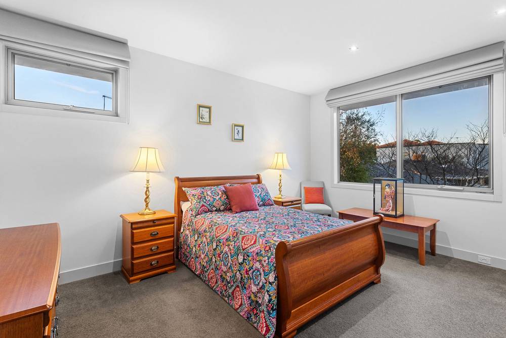 2/15 Marine Avenue, Mornington, VIC 3931