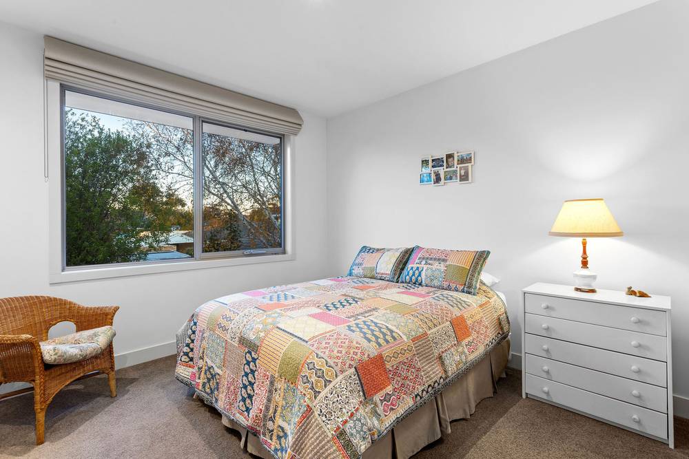2/15 Marine Avenue, Mornington, VIC 3931