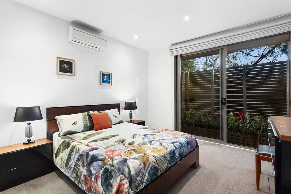 2/15 Marine Avenue, Mornington, VIC 3931