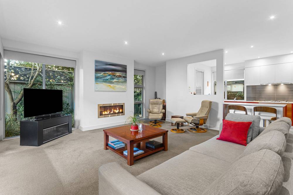 2/15 Marine Avenue, Mornington, VIC 3931