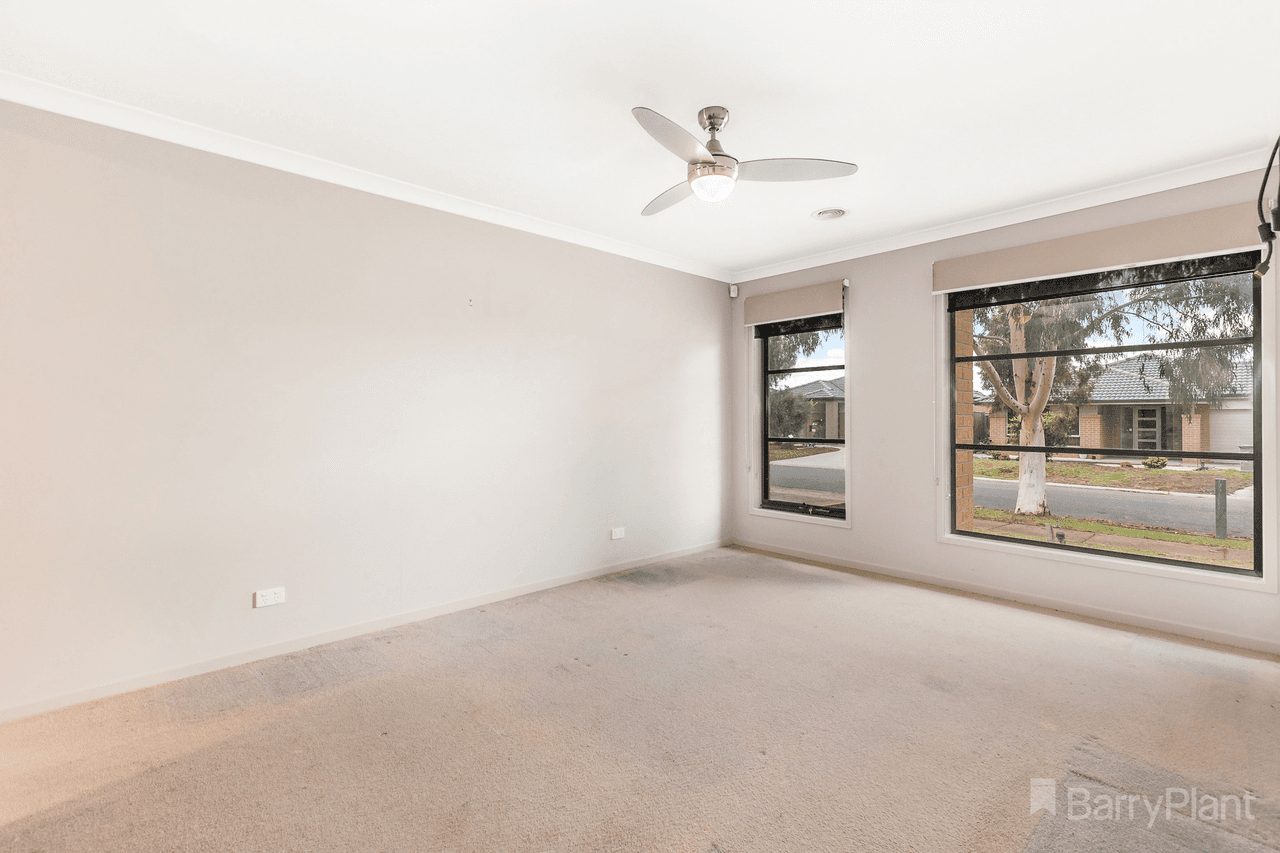 41 Maidenhair Drive, WALLAN, VIC 3756