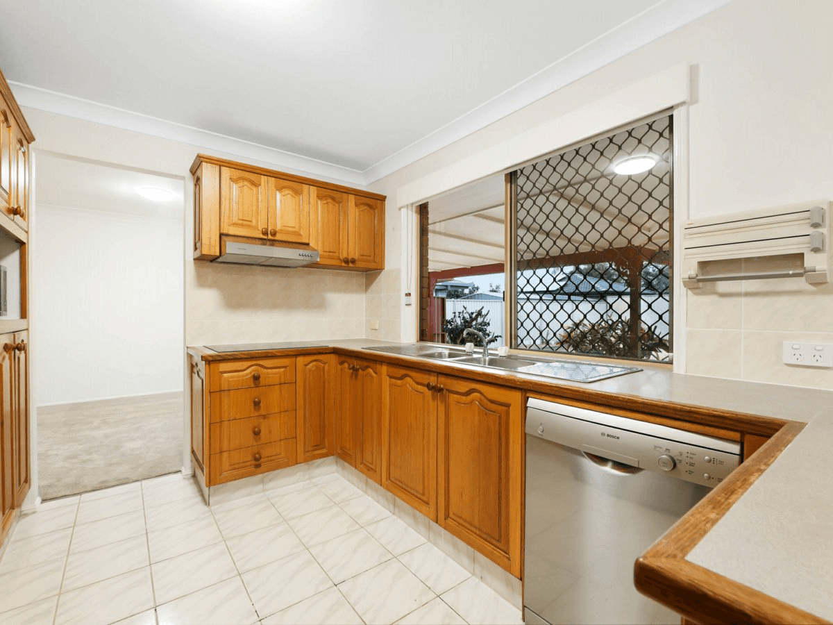 16 Agave Street, ELANORA, QLD 4221