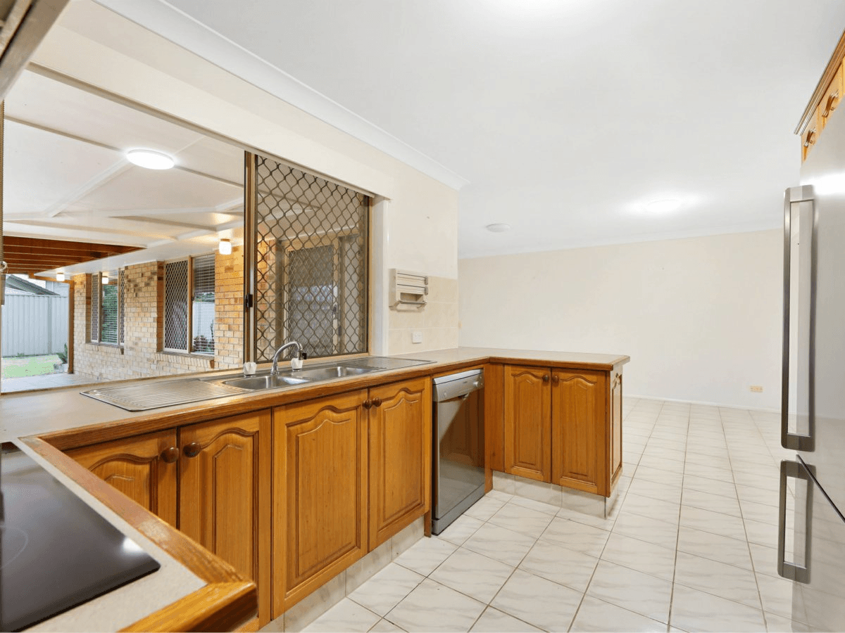 16 Agave Street, ELANORA, QLD 4221