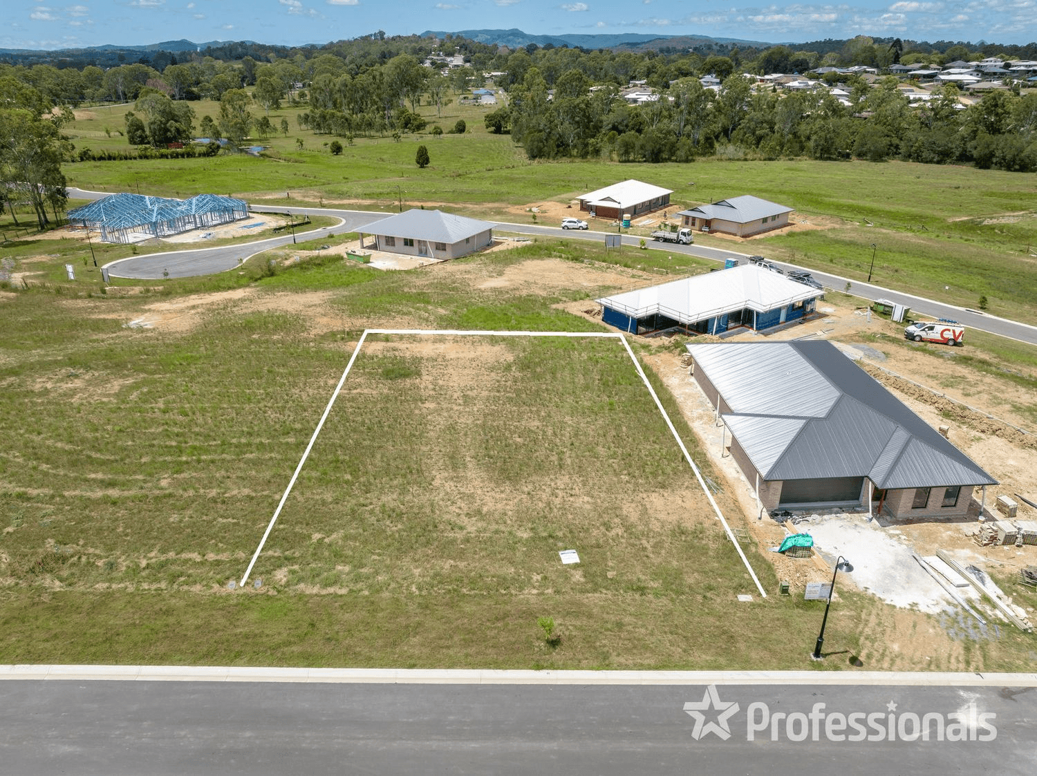 6 Kestrel Close, Southside, QLD 4570