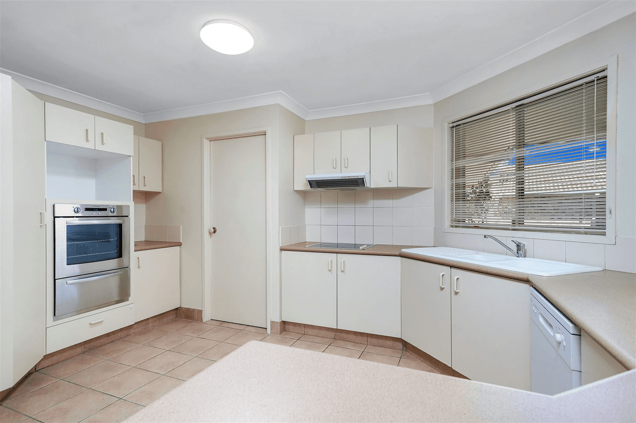 16/272 Oxley Drive, Coombabah, QLD 4216