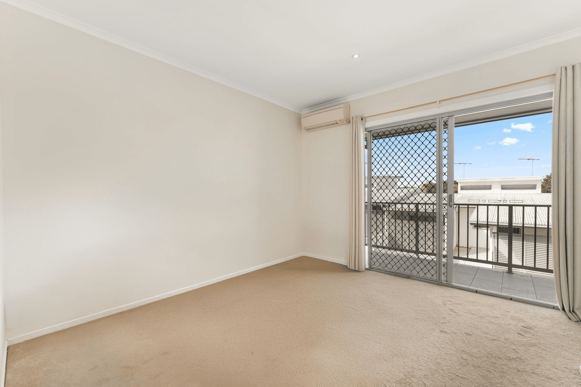 8/23 Burrai Street, MORNINGSIDE, QLD 4170