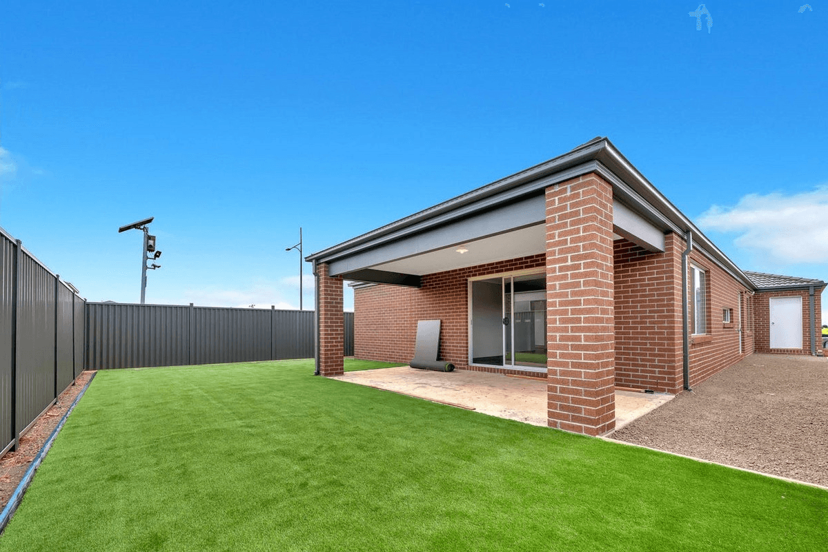 39 Bellerive Crescent, STRATHTULLOH, VIC 3338