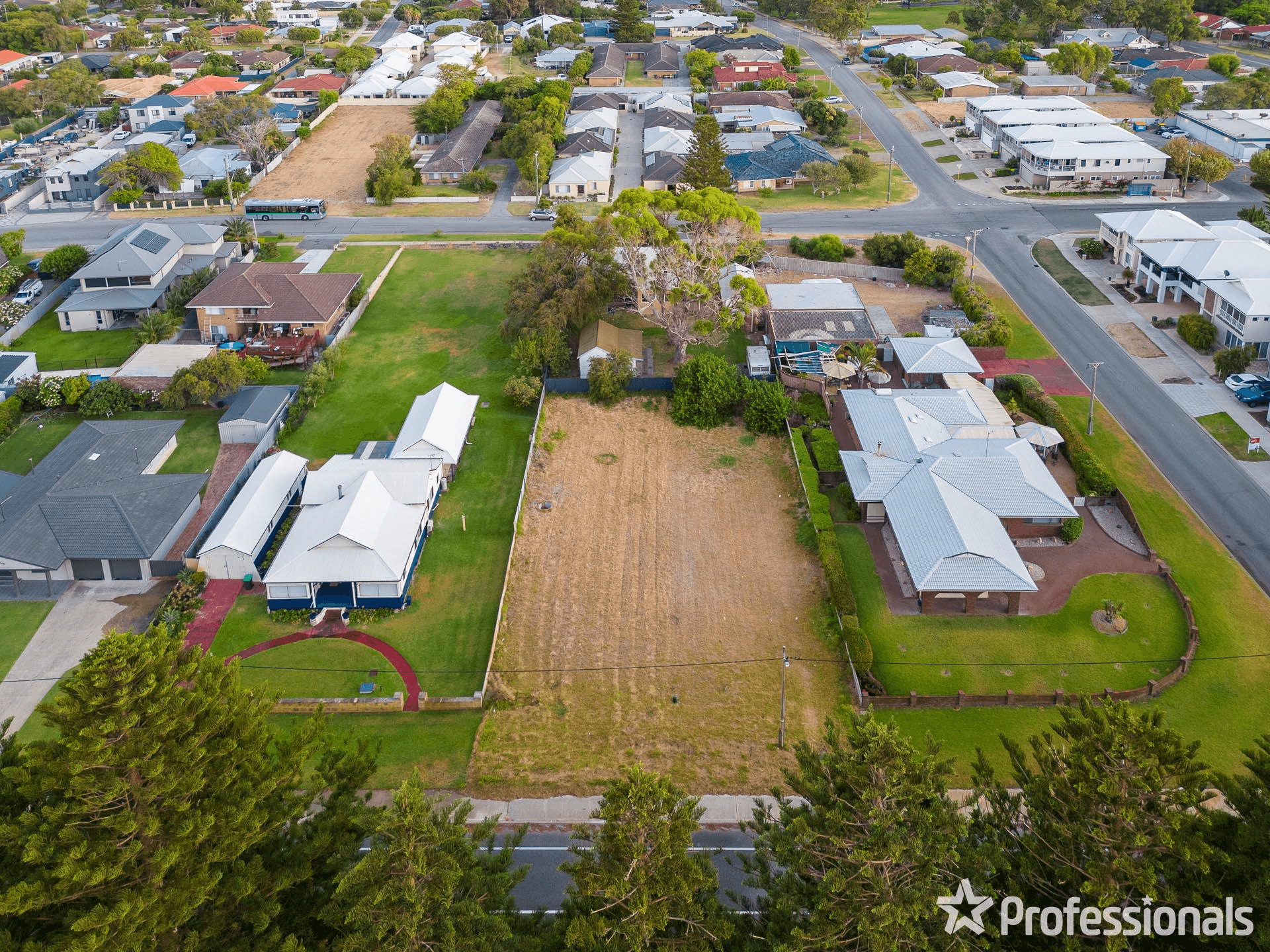 210 Arcadia Drive, SHOALWATER, WA 6169