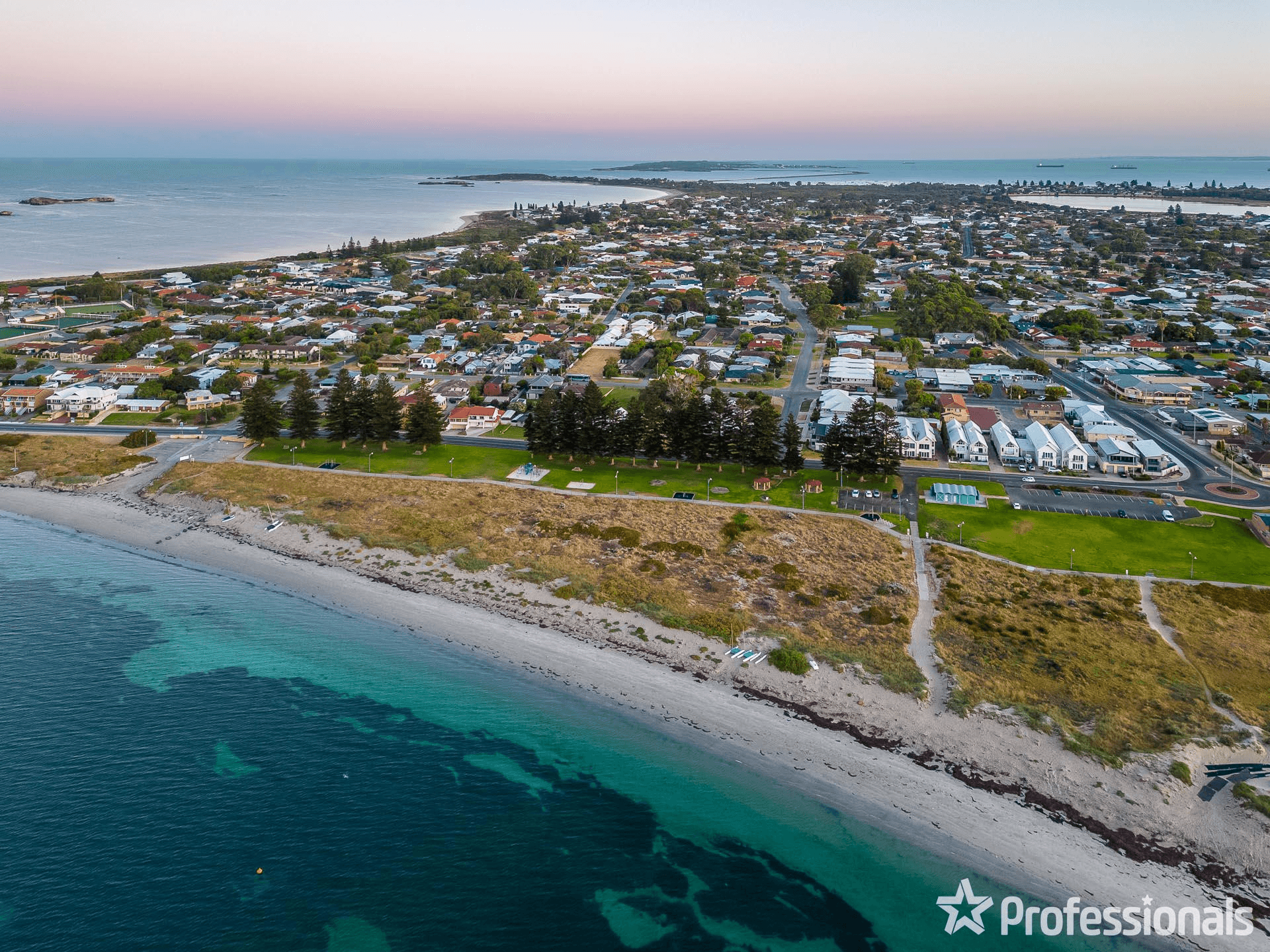 210 Arcadia Drive, SHOALWATER, WA 6169