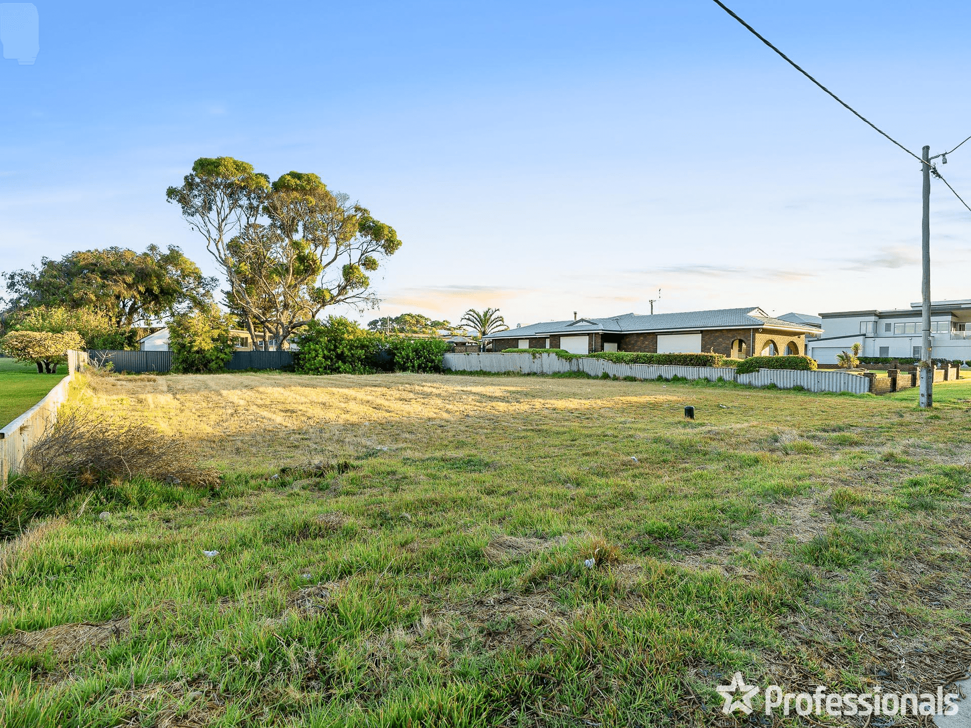 210 Arcadia Drive, SHOALWATER, WA 6169