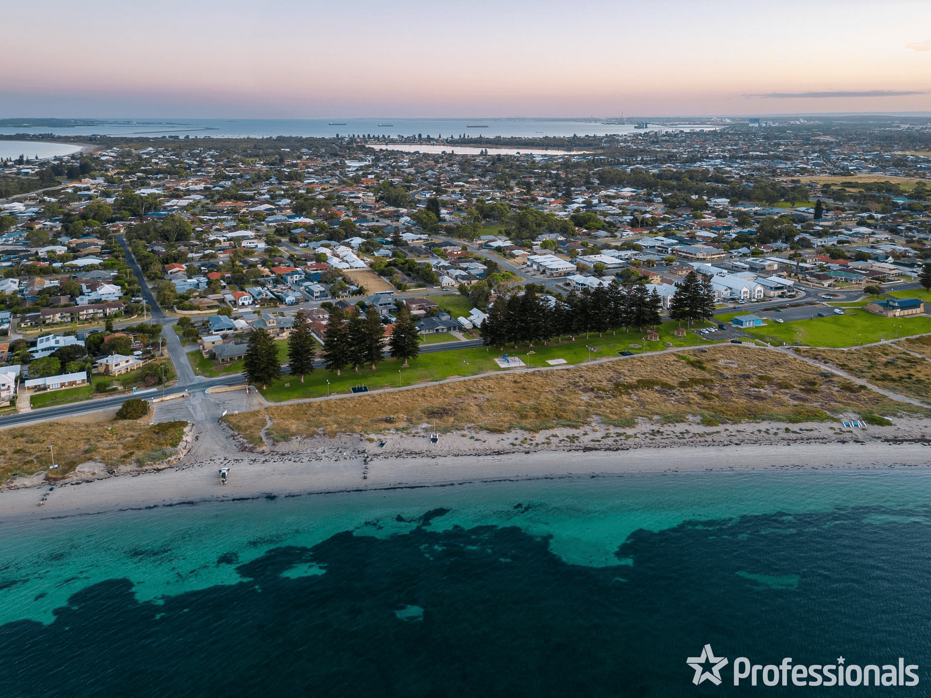 210 Arcadia Drive, SHOALWATER, WA 6169