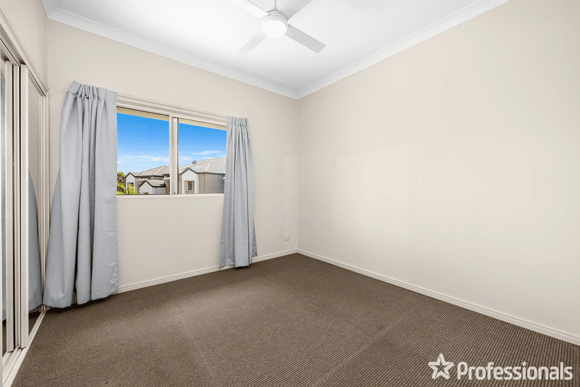 69/88-98 Limetree Parade, RUNAWAY BAY, QLD 4216