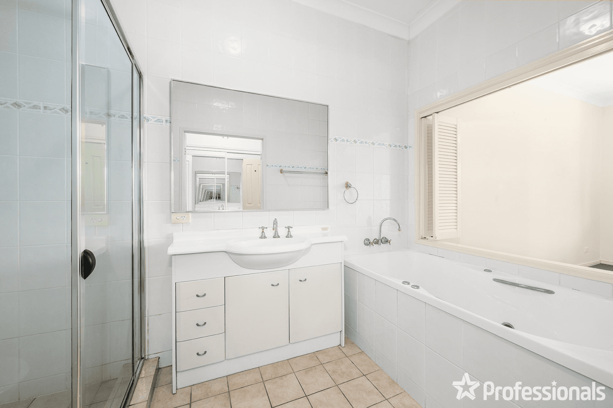 69/88-98 Limetree Parade, RUNAWAY BAY, QLD 4216