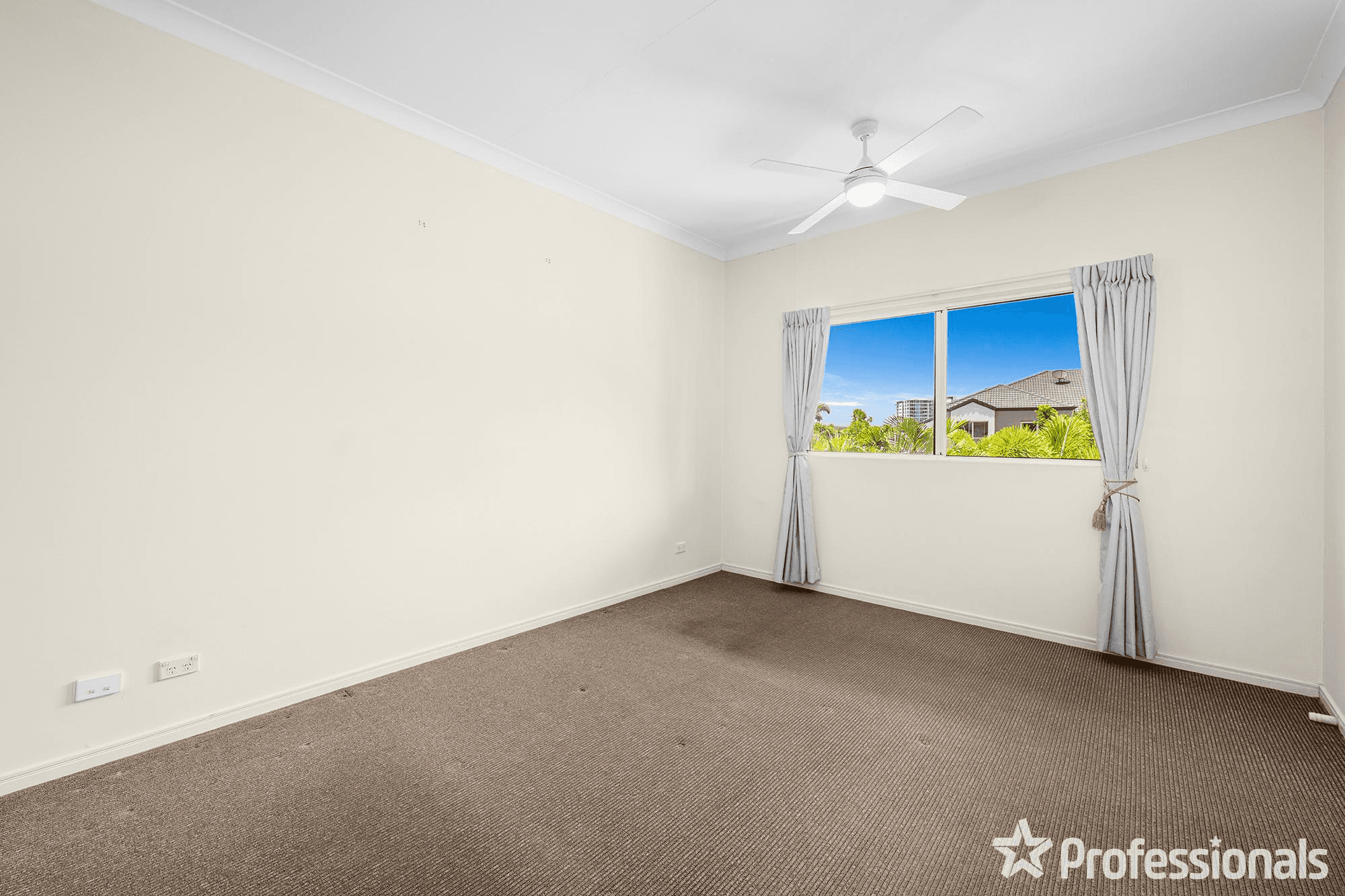 69/88-98 Limetree Parade, RUNAWAY BAY, QLD 4216