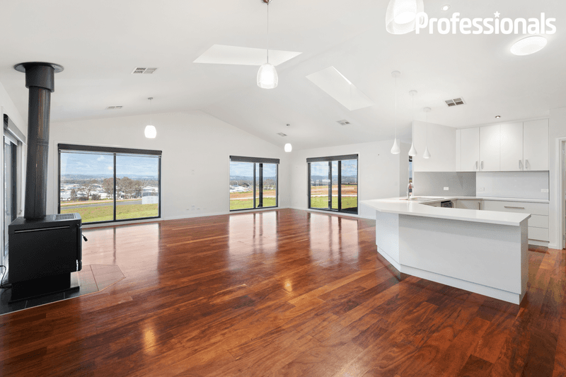 27 Jumbuck Drive, Gobbagombalin, NSW 2650