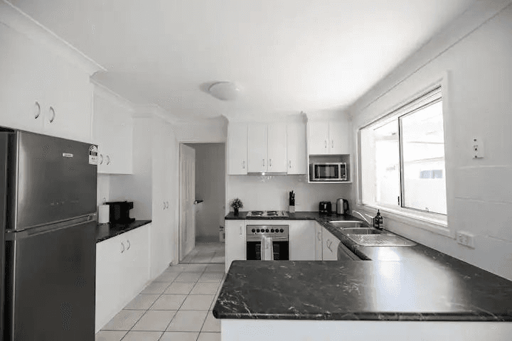 UNIT 4/32 MASON STREET, EAST WAGGA WAGGA, NSW 2650