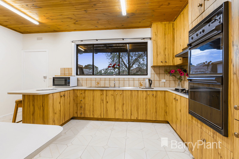 66 Stradbroke Drive, St Albans, VIC 3021