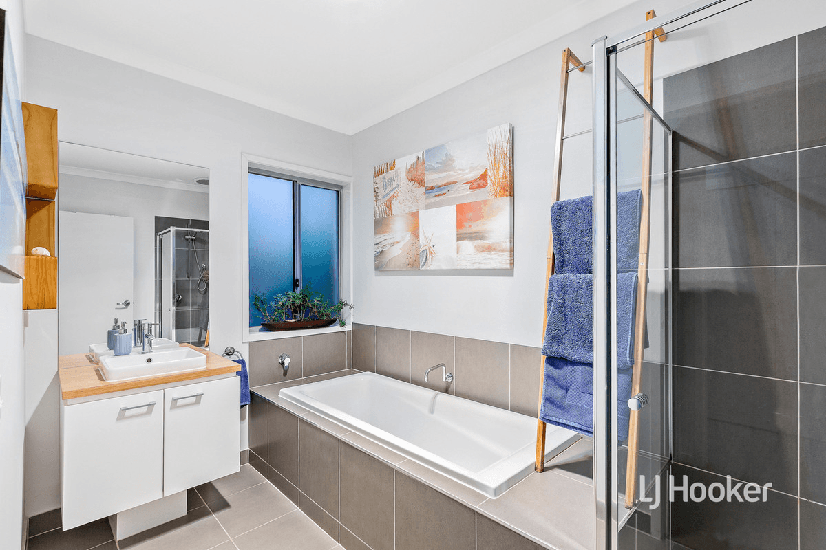 4 Forum Way, POINT COOK, VIC 3030