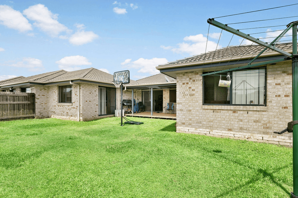 2/2-4 Riles Court, CABOOLTURE, QLD 4510