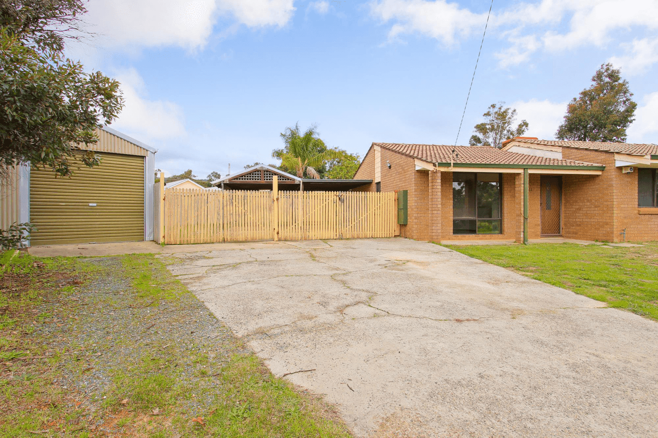 11 Pollitt Close, ARMADALE, WA 6112