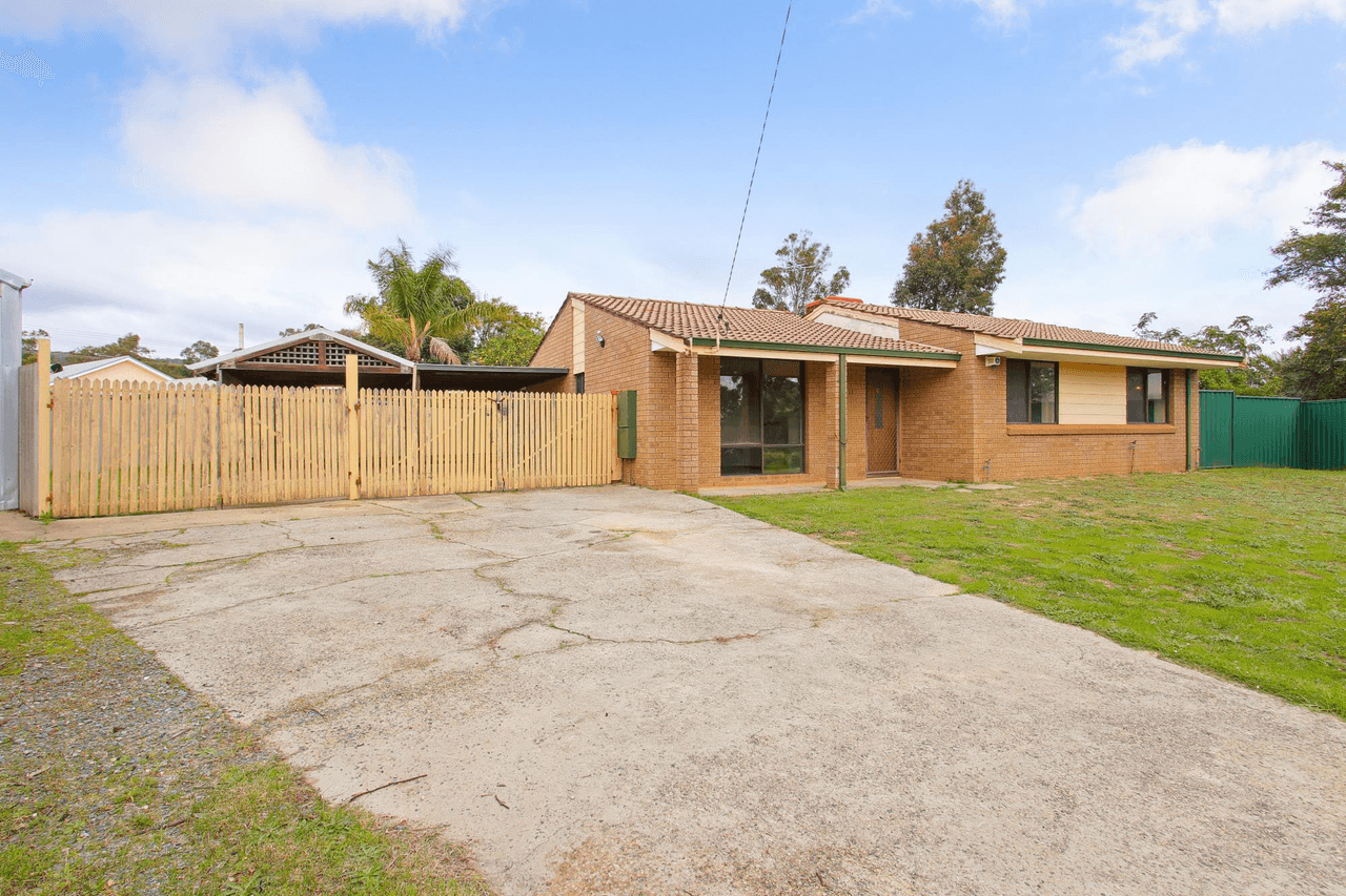 11 Pollitt Close, ARMADALE, WA 6112