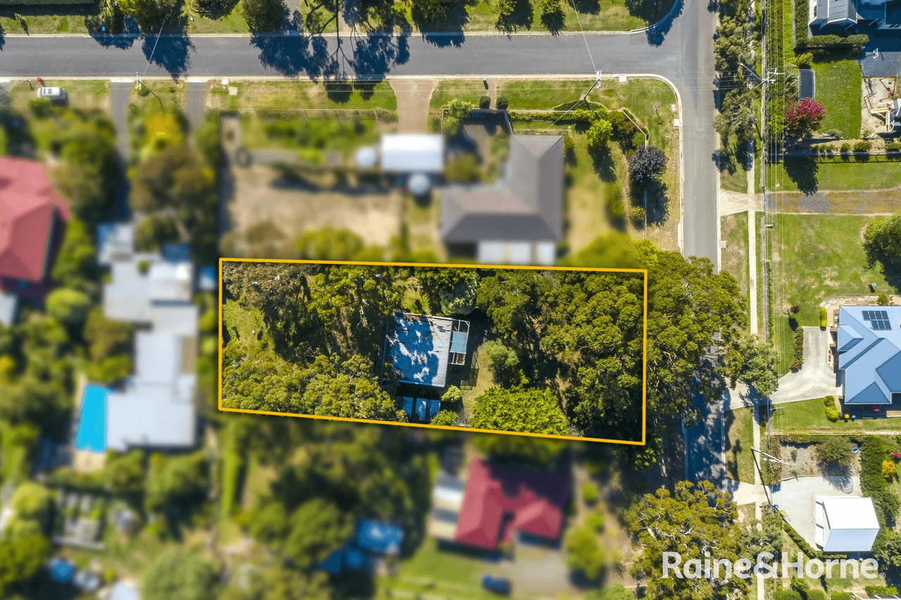 10 Booths Lane, WOODEND, VIC 3442