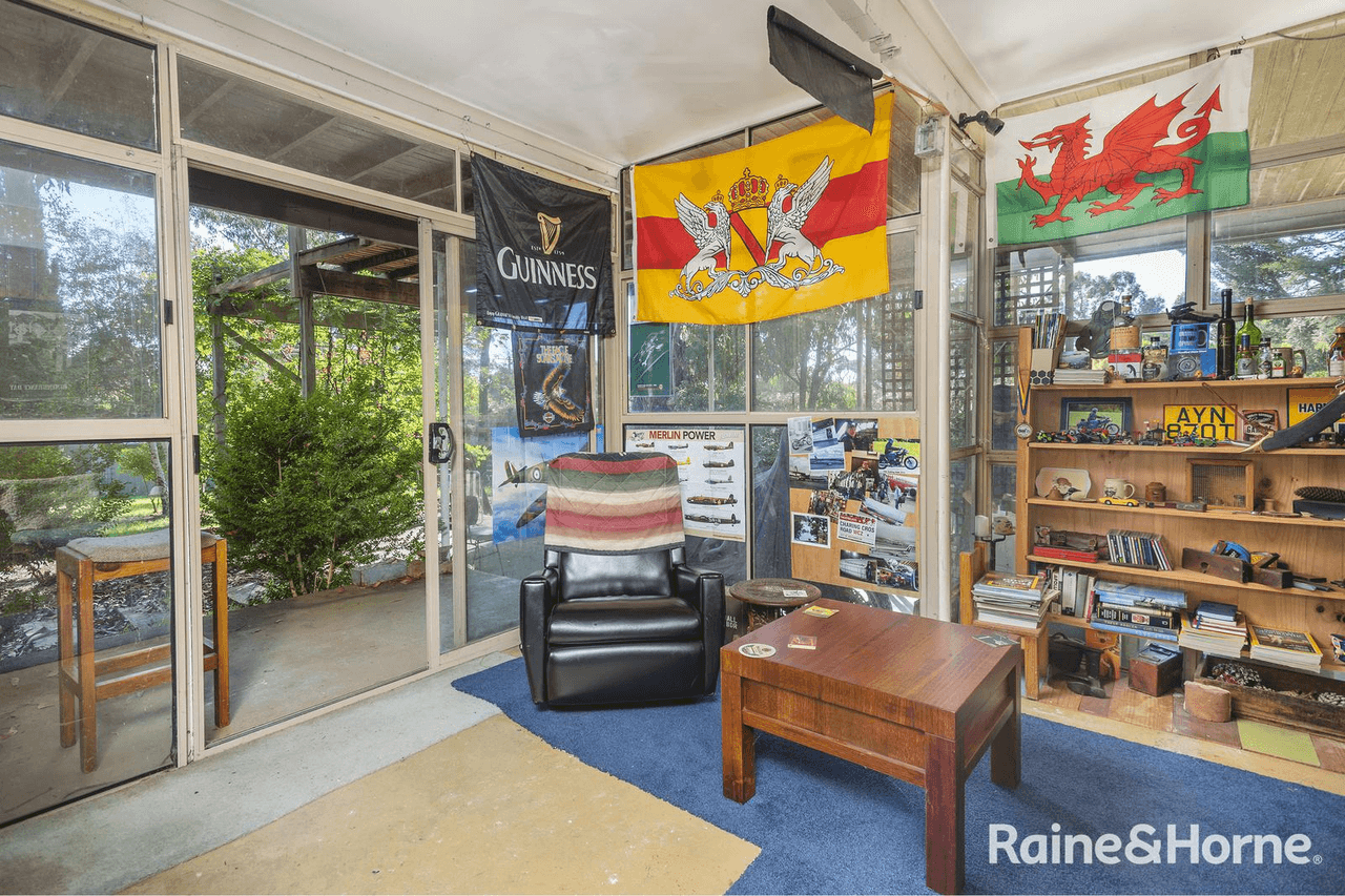 10 Booths Lane, WOODEND, VIC 3442