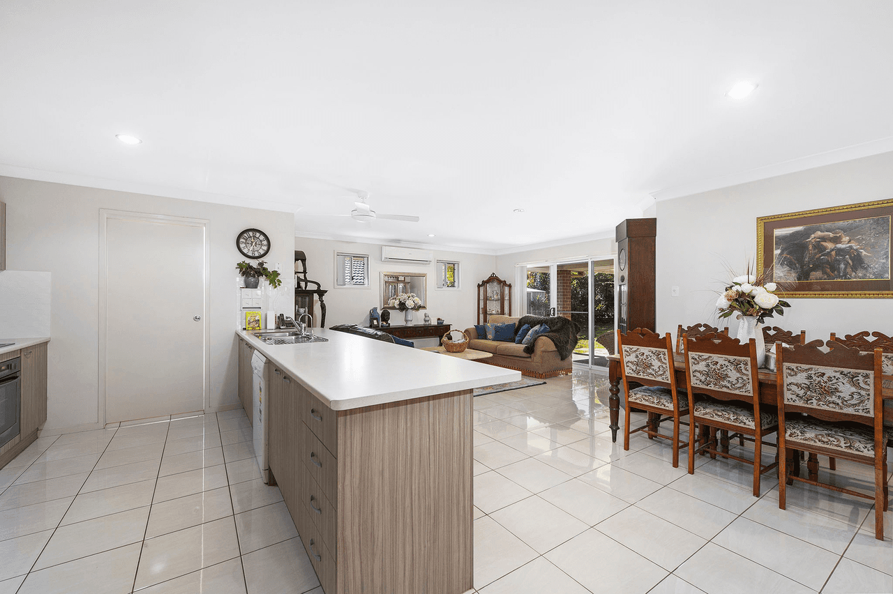 9 St Lucia Place, BONNY HILLS, NSW 2445