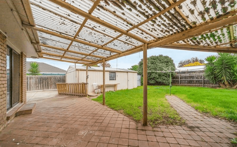 5 HEWSON STREET,, MELTON, VIC 3337