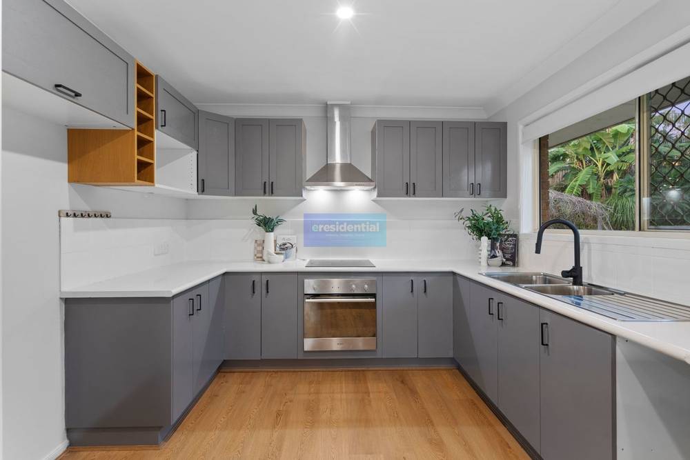 10 Kummara Road, Edens Landing, QLD 4207