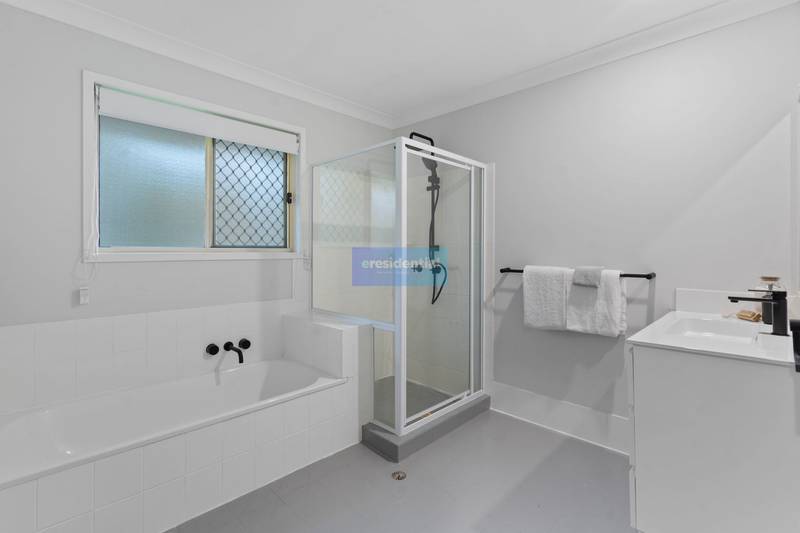 10 Kummara Road, Edens Landing, QLD 4207