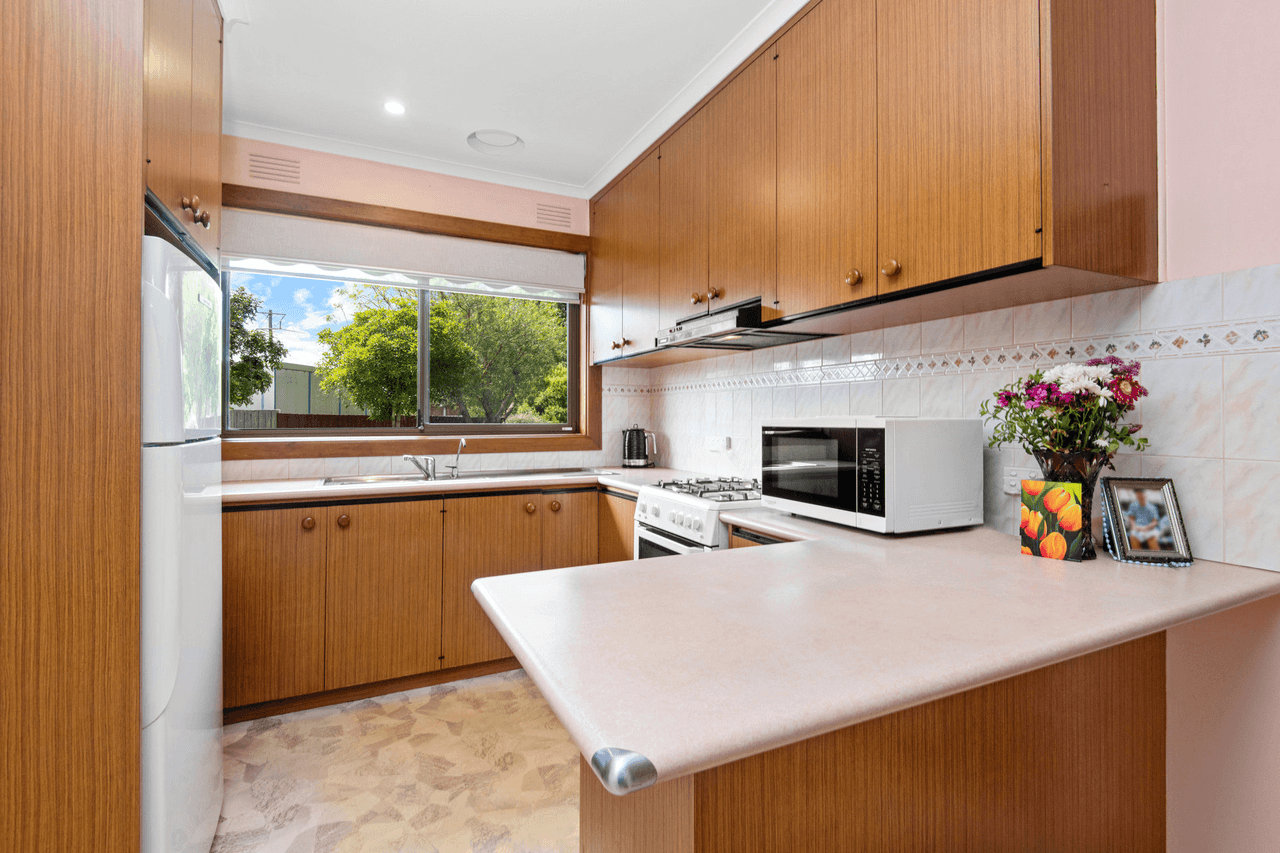 2 Waiora Avenue, Hamlyn Heights, VIC 3215