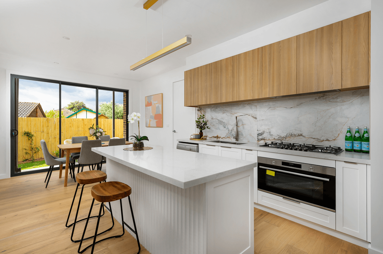 1&amp;2 /4 Berringa Court, BUNDOORA, VIC 3083