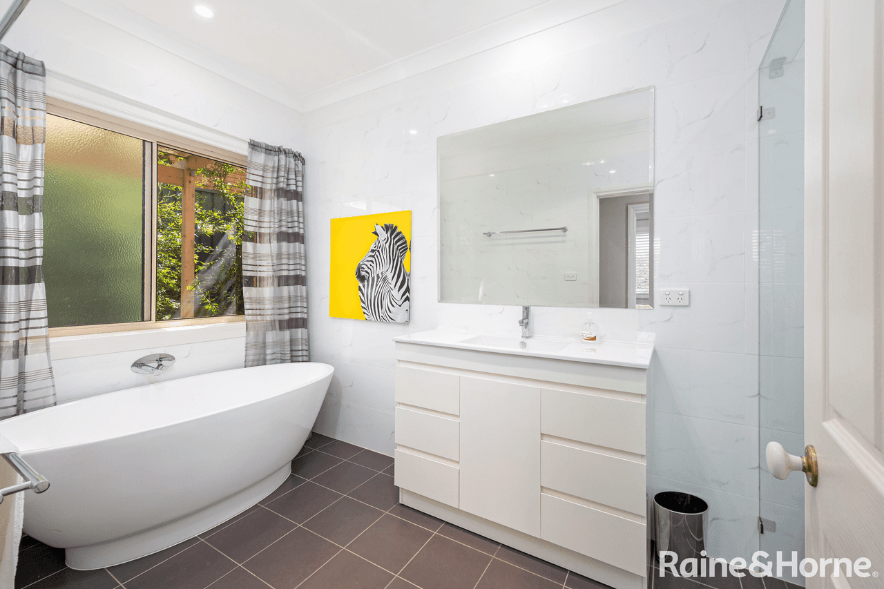 66 Simkin Crescent, KOORINGAL, NSW 2650