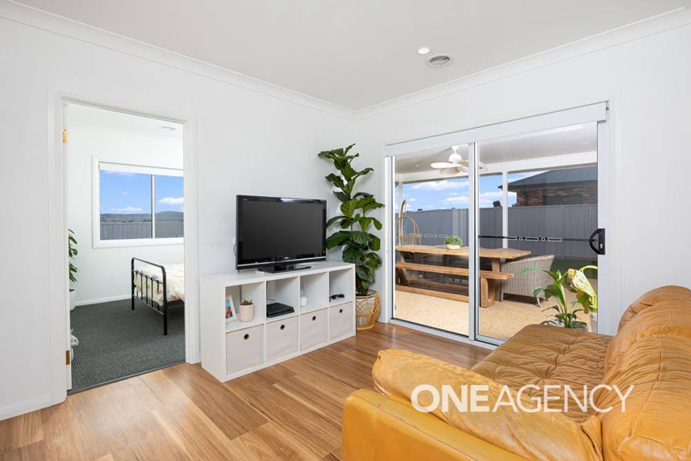 19 DALLAS AVENUE, GOBBAGOMBALIN, NSW 2650