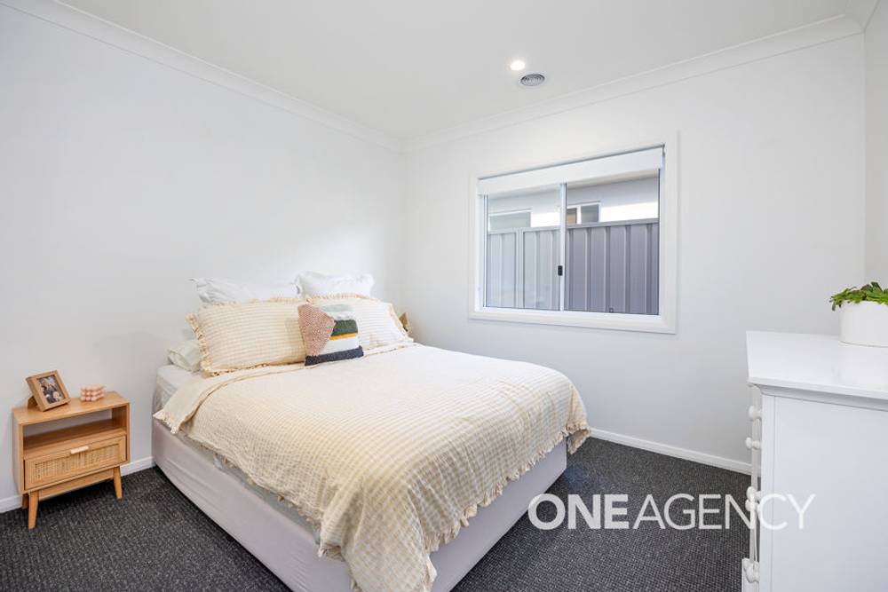 19 DALLAS AVENUE, GOBBAGOMBALIN, NSW 2650