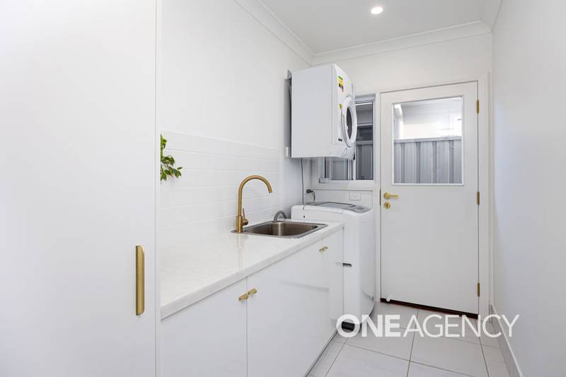 19 DALLAS AVENUE, GOBBAGOMBALIN, NSW 2650