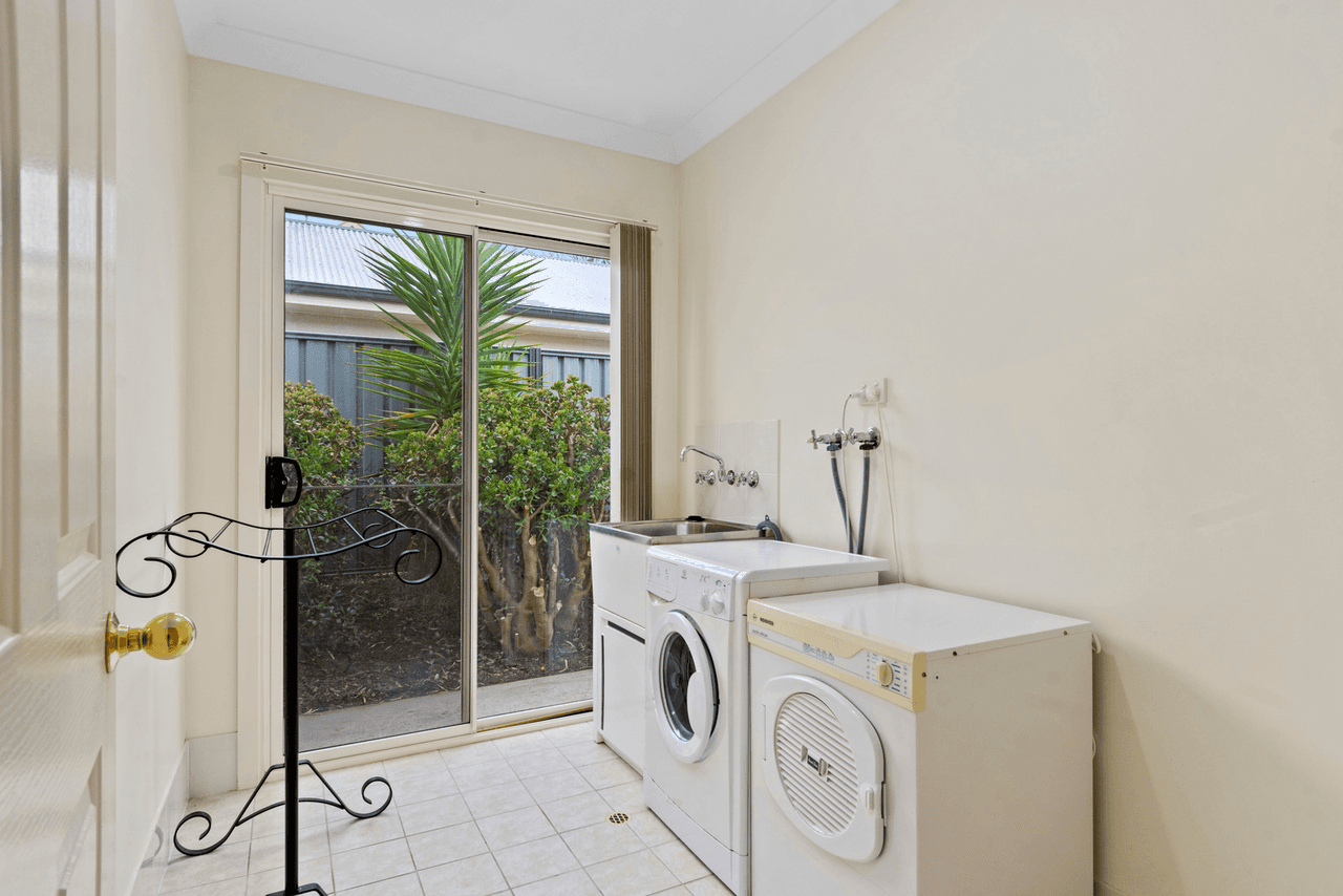 4A Dyson Court, ENCOUNTER BAY, SA 5211