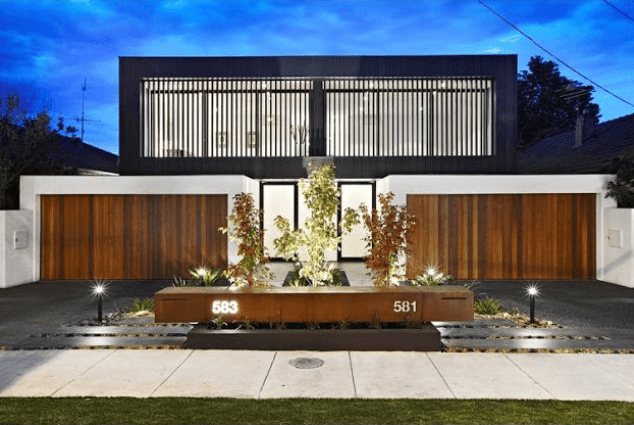 10 Maldon Crescent, DONCASTER EAST, VIC 3109