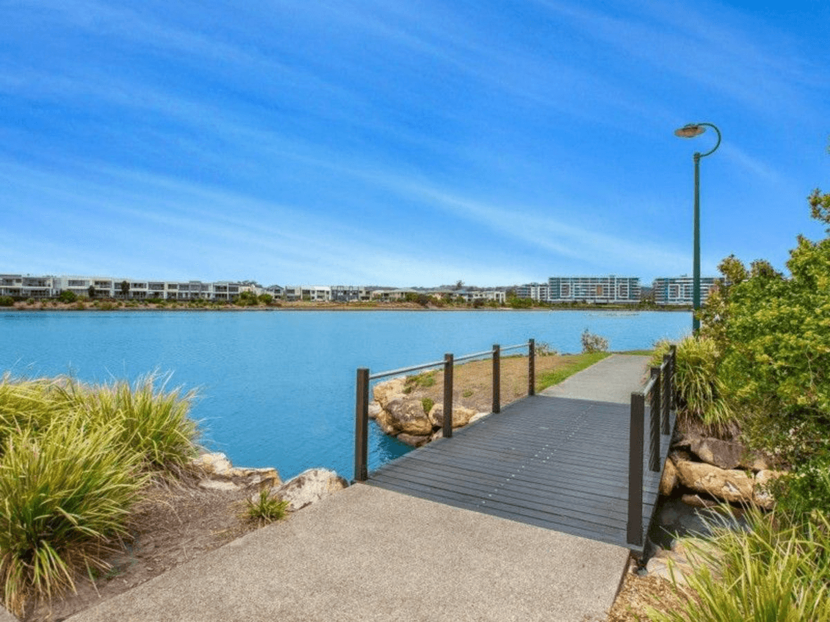 1/5 Mapleton Circuit, VARSITY LAKES, QLD 4227