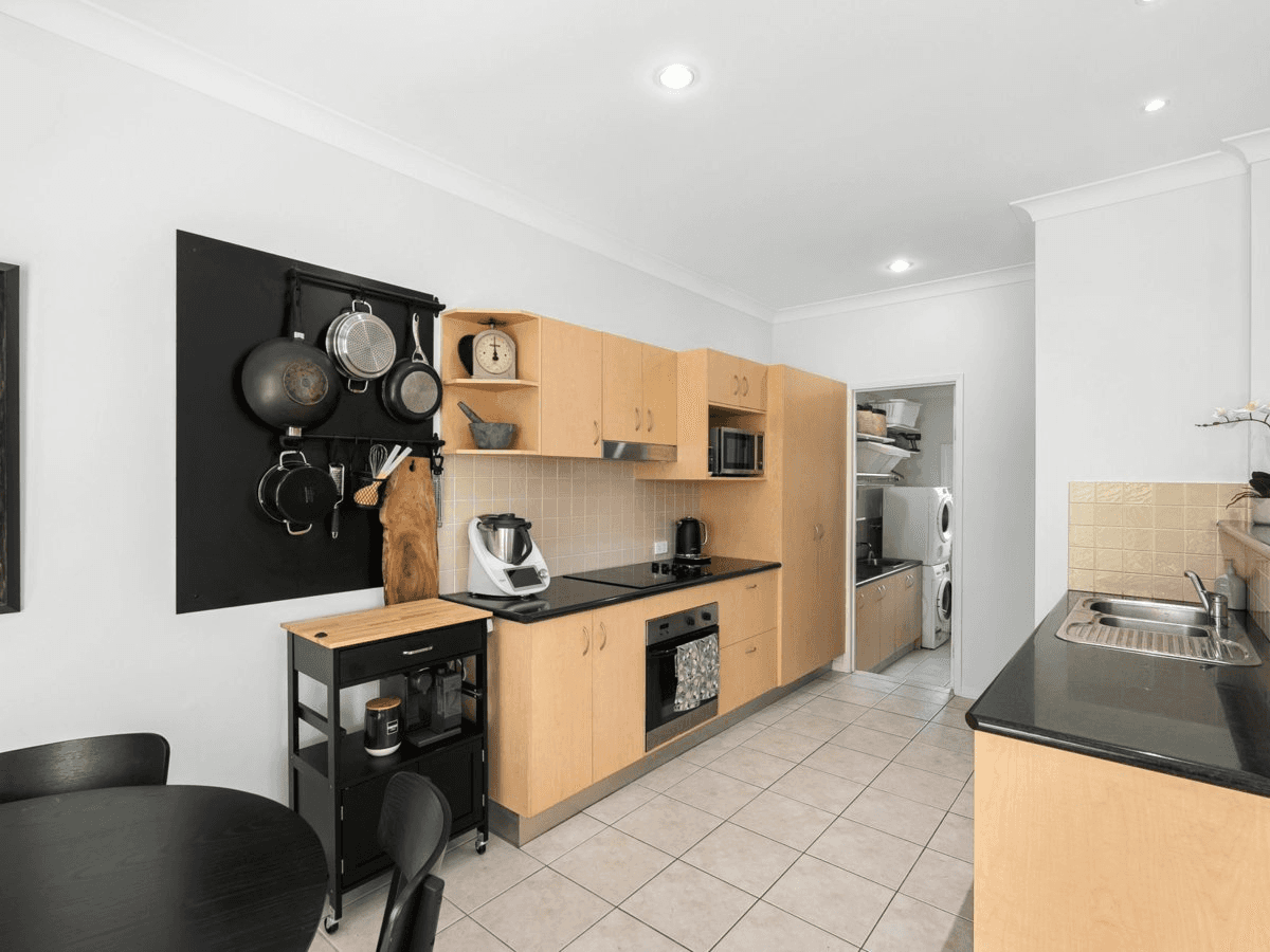 1/5 Mapleton Circuit, VARSITY LAKES, QLD 4227