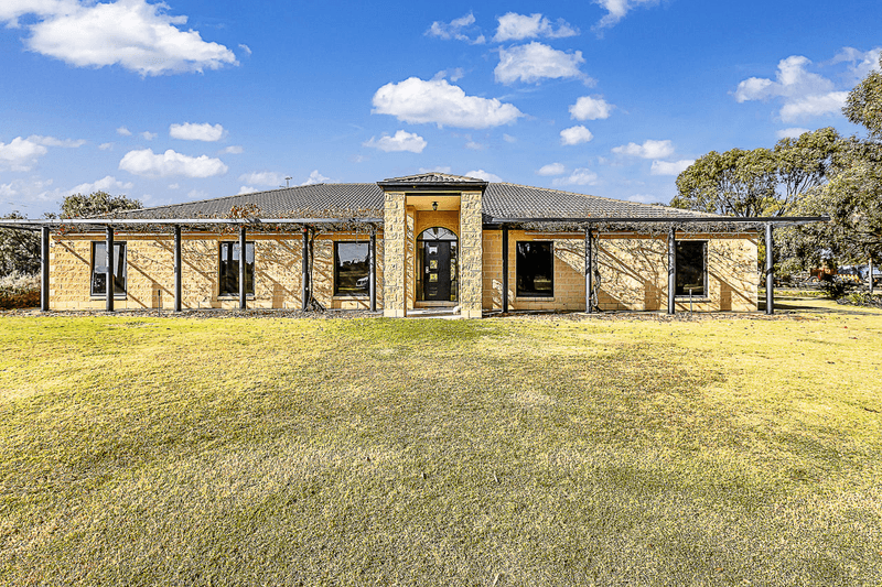 204-212 Yarra St, DENILIQUIN, NSW 2710